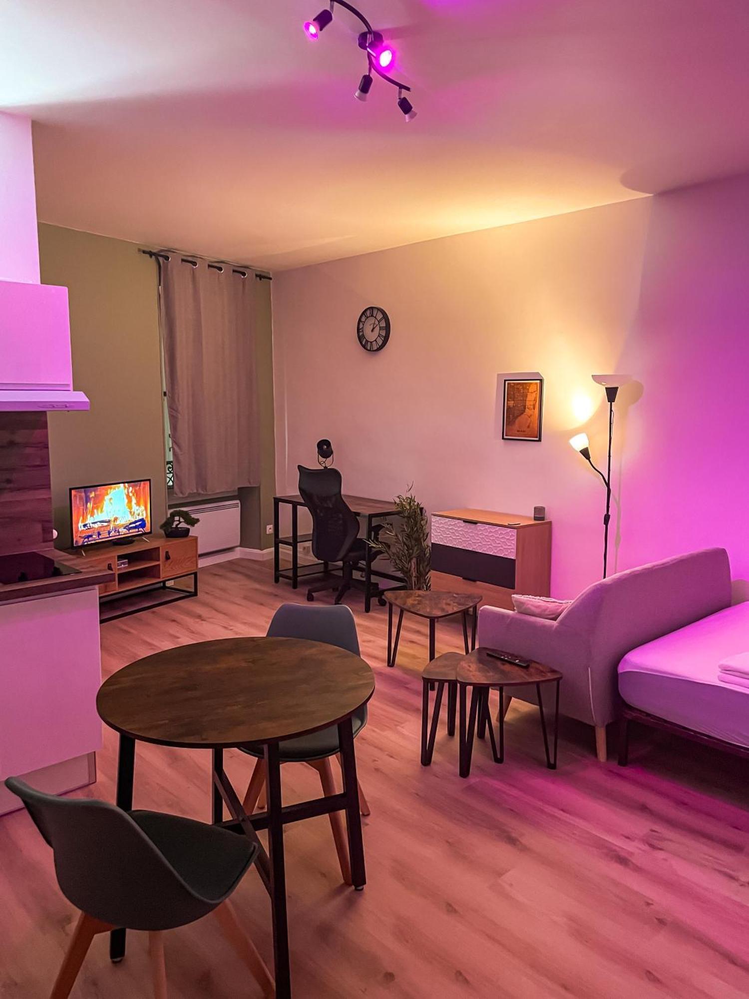Escapade Ardechoise - Parking Gratuit - Chateau A 2 Pas Aubenas Eksteriør billede